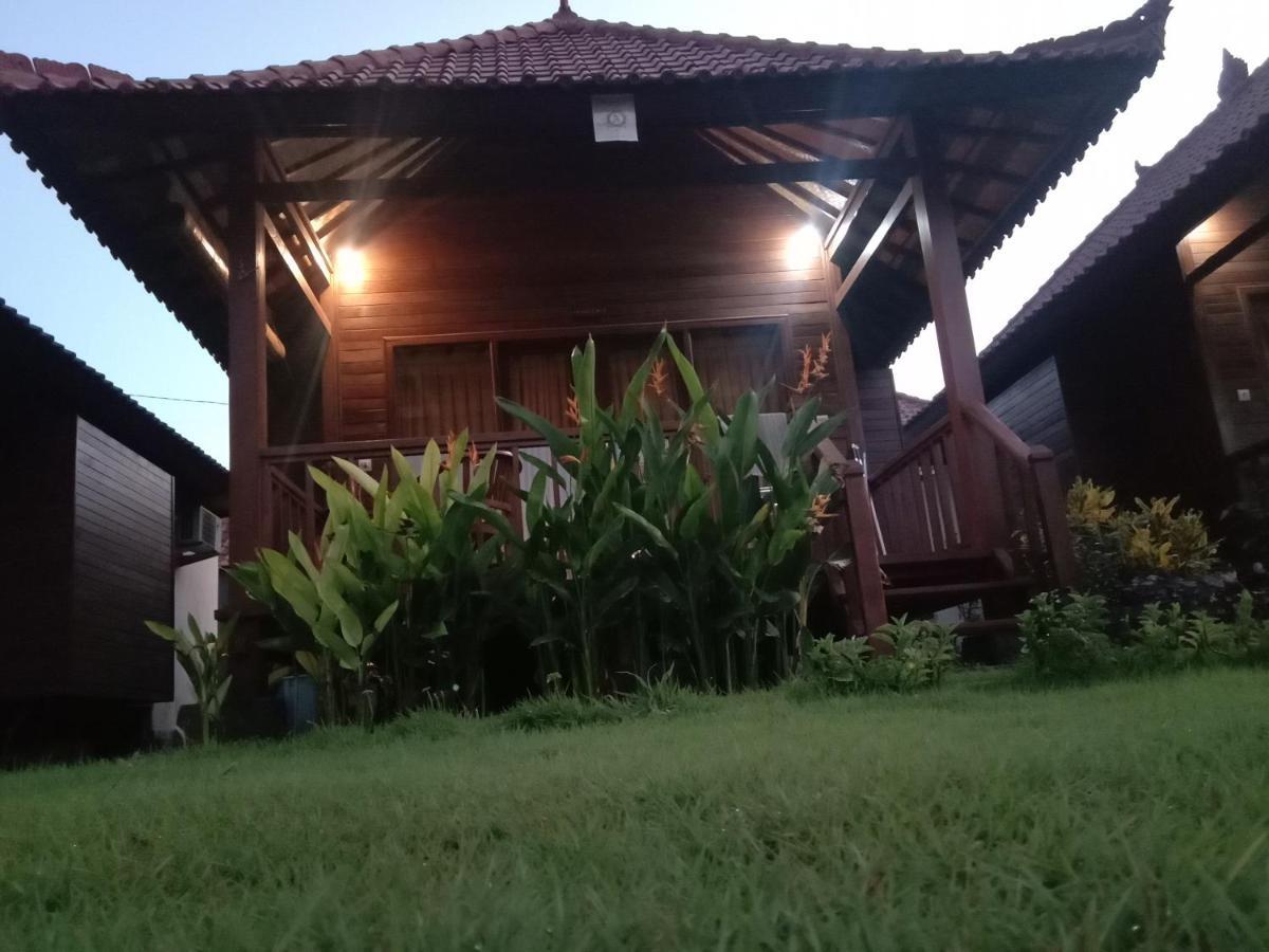 Svaha Nusa Guest House นูซาเลมโบงัน ภายนอก รูปภาพ