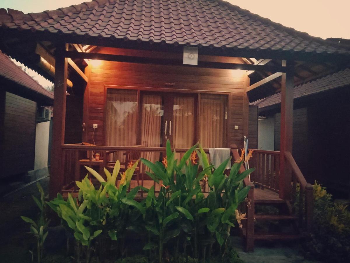 Svaha Nusa Guest House นูซาเลมโบงัน ภายนอก รูปภาพ
